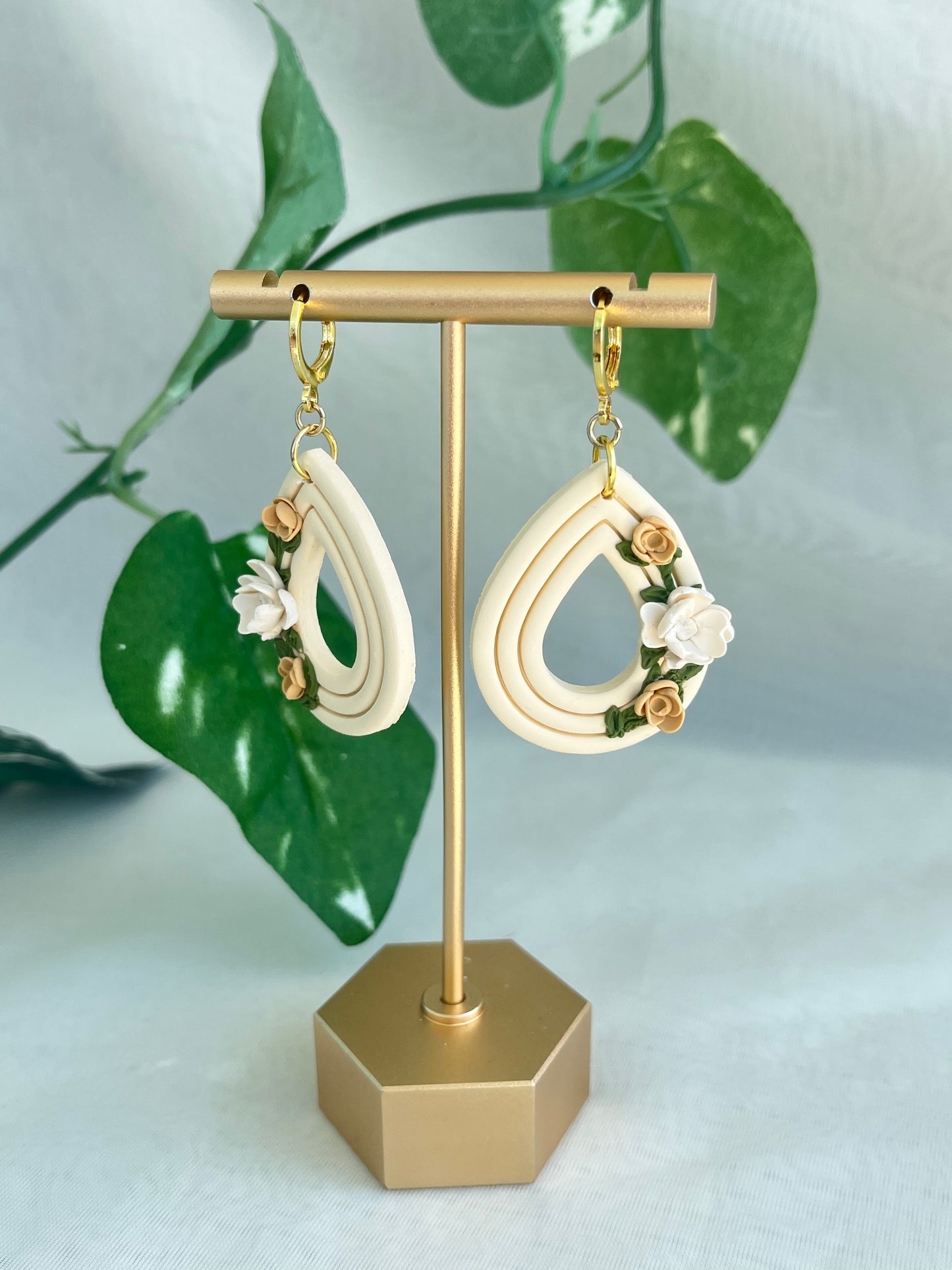 teardrop flower pattern clay earrings