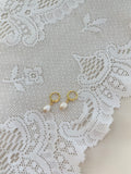 Pearly girl earrings in Gold
