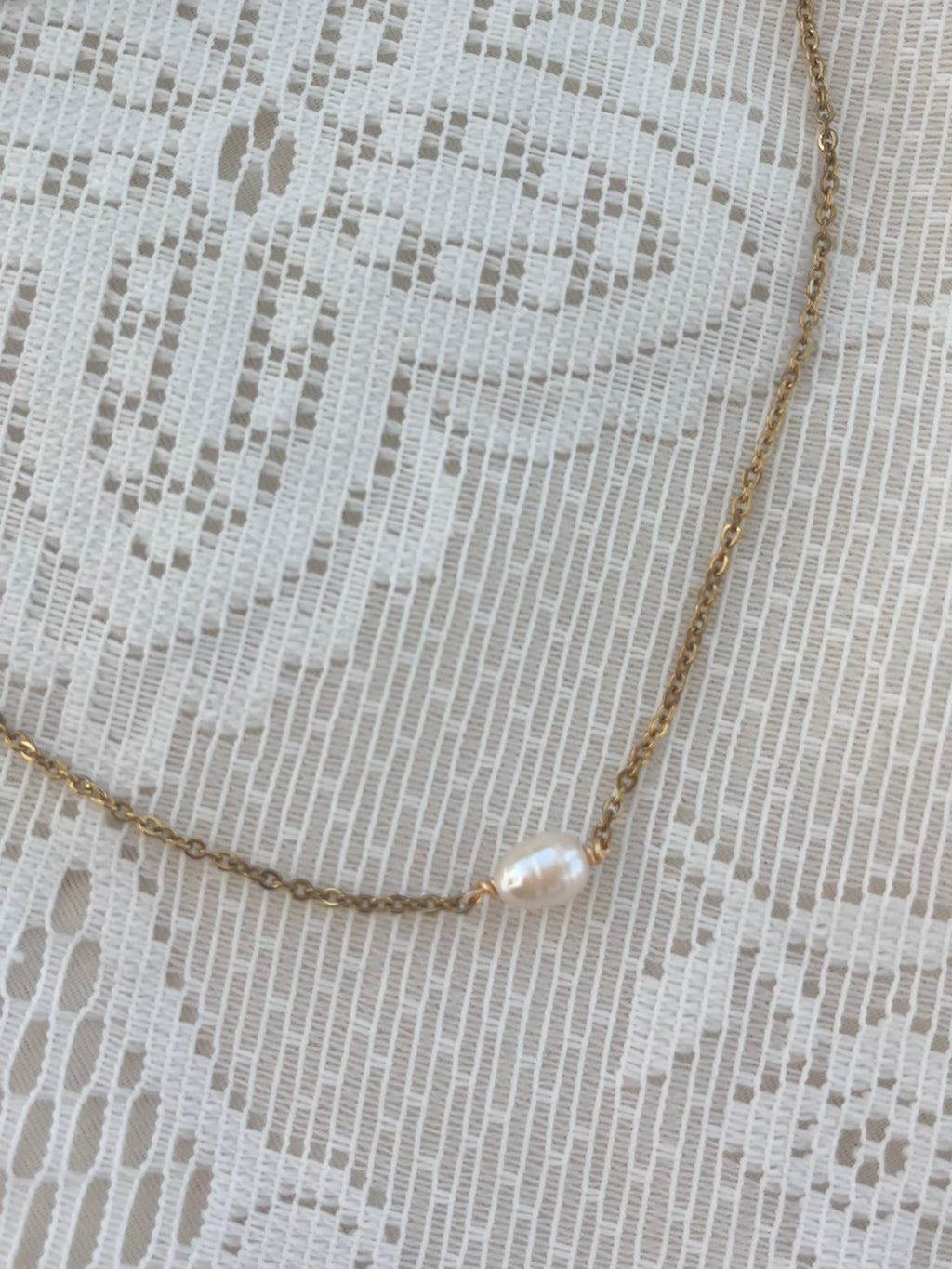 Pearly girl necklace