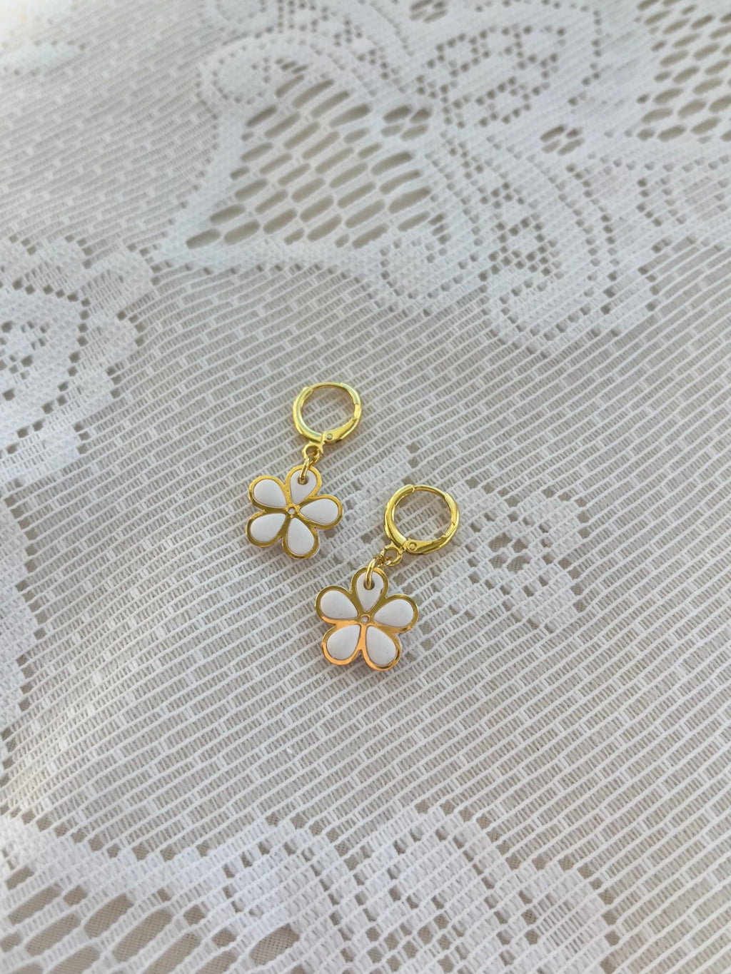 White flower earrings