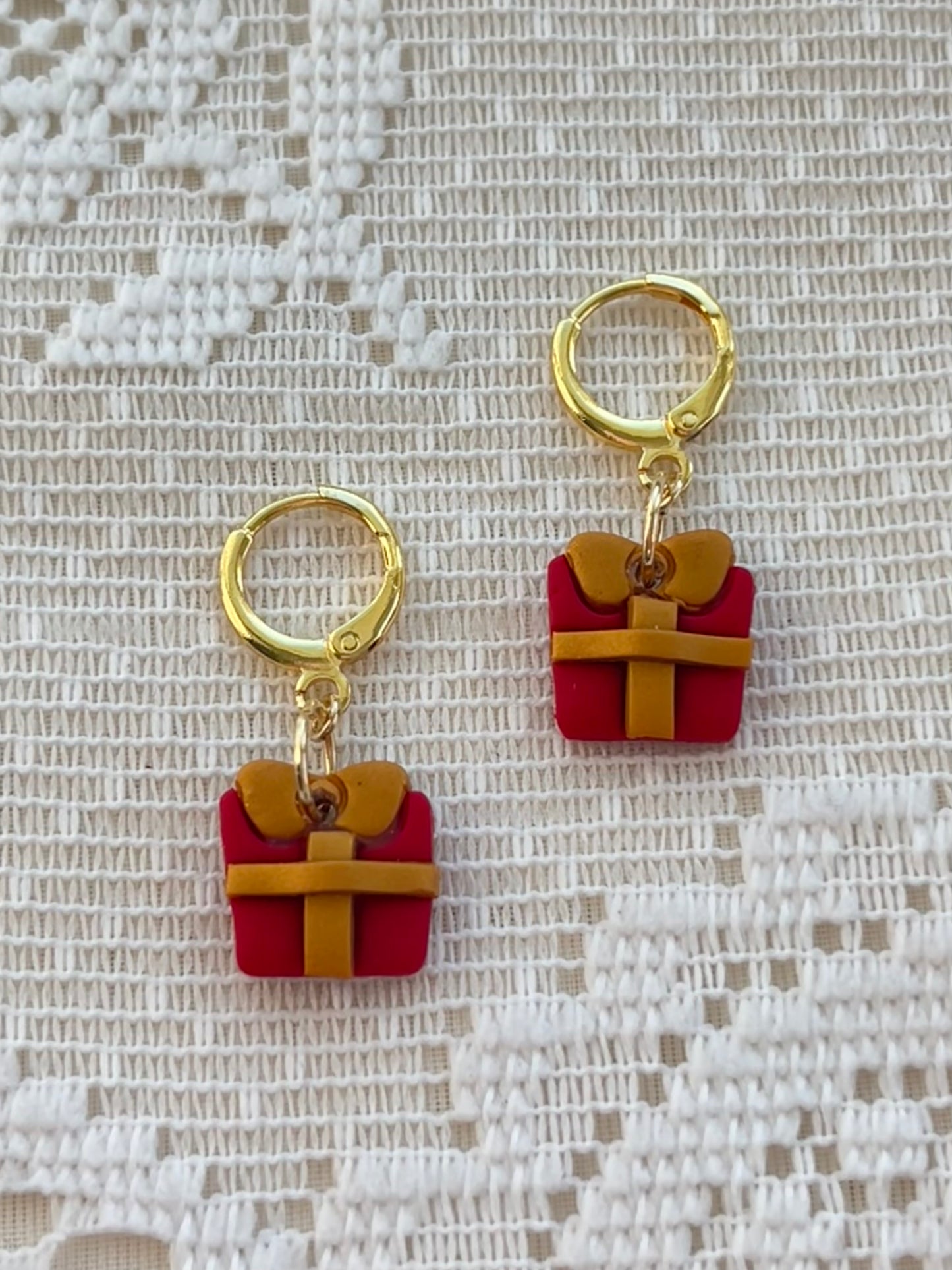 present earrings