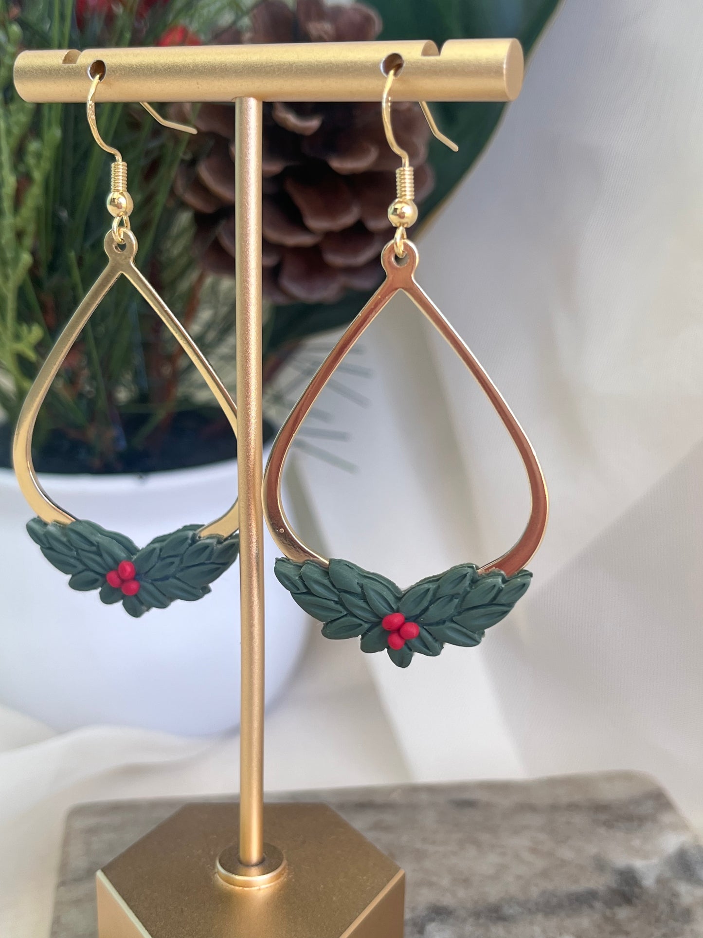 wreath dangle earrings