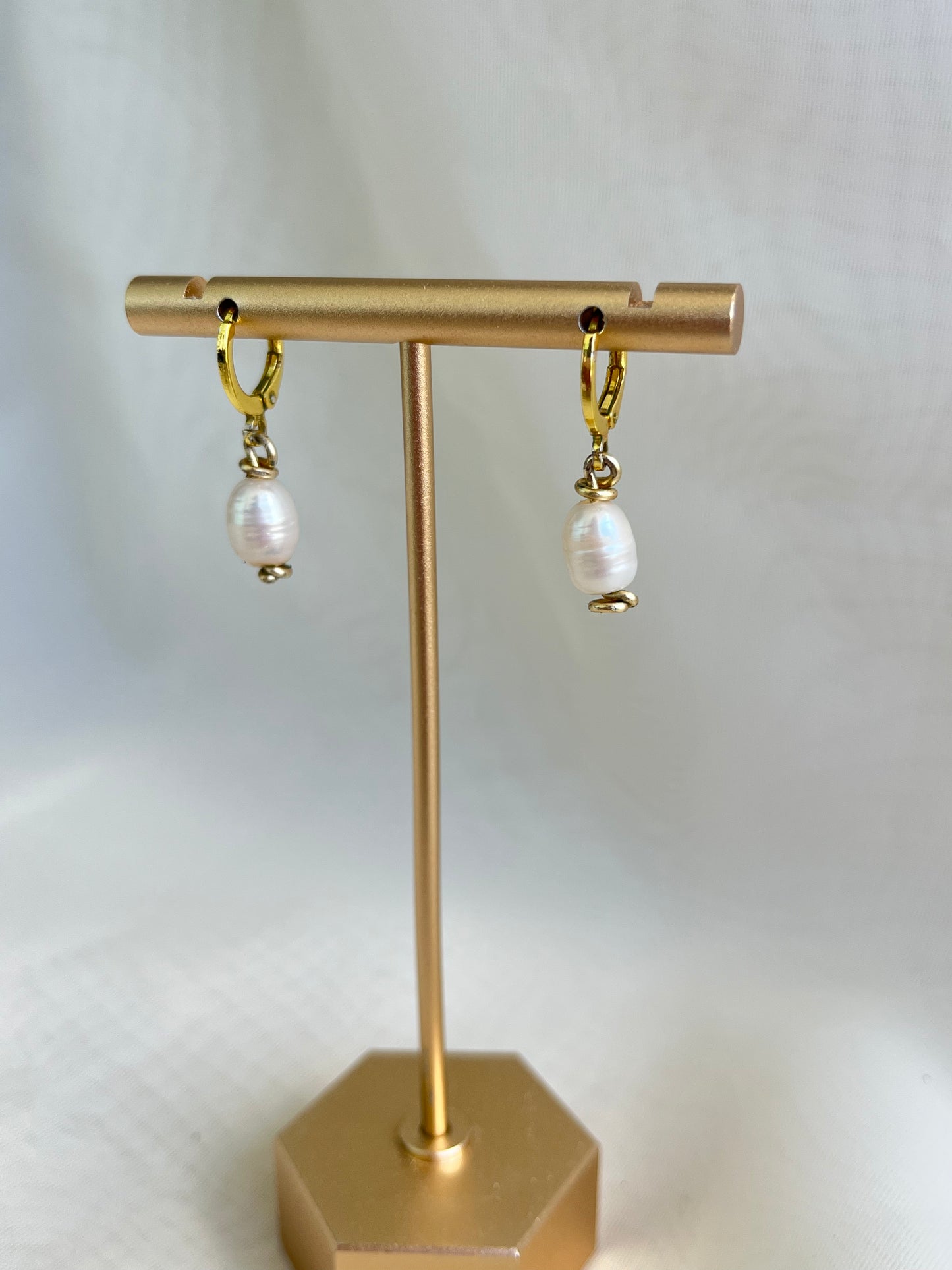 Saltwater pearl earrings